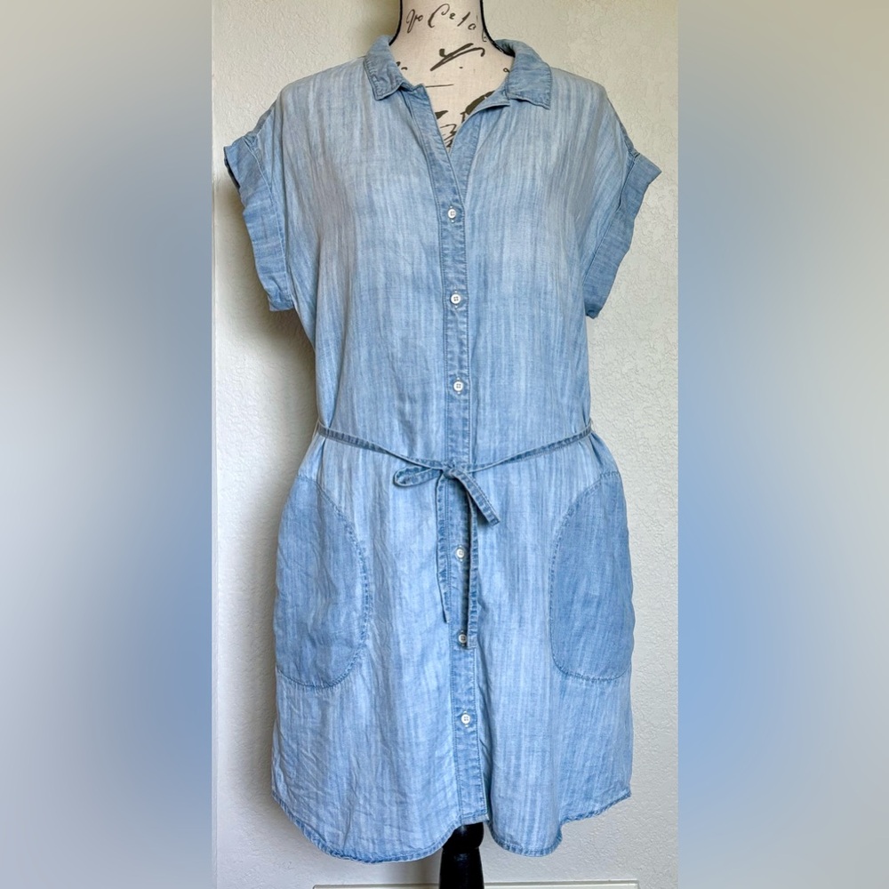 Junior's cloth & stone Super Soft Light Wash Denim Casual Button-Up Dress EUC